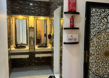 شقة بغرفة معيشة وغرفة نوم 