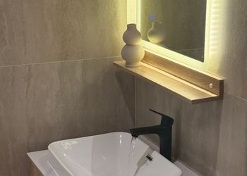 استديو بسرير ماستر وجلسة جانبية