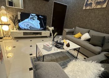 شقة بغرفة معيشة وغرفة نوم 