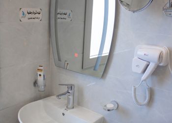 شقة بغرفتين نوم وصالة 