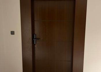 شقة انيقة بثلاث غرف نوم وصالة
