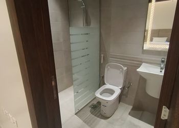 شقة بغرفتين نوم وصالة 