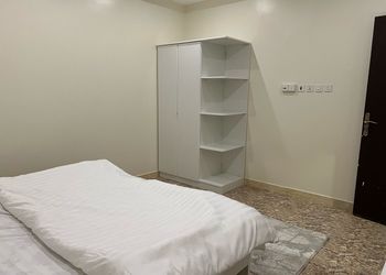 استديو بسرير ماستر وأثاث مريح 