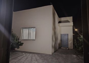 شاليه بمجلس وفناء خارجي 