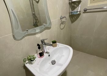 استديو بسرير ماستر وجلسة جانبية 