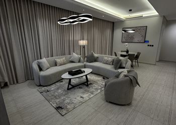 شقة بتصميم انيق ودخول ذاتي