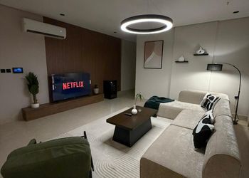 شقة بصالة وغرفة نوم وغرفة سينما