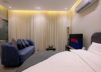 استديو بدخول ذاتي