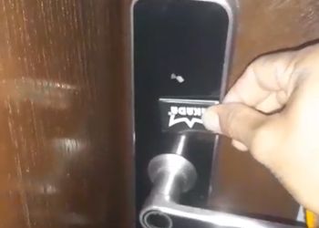 استديو هادئ بدخول ذاتي 