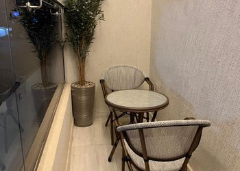 استديو بسرير ماستر وجلسة جانبية