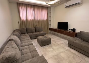 شقة بغرفه وصاله بدخول ذاتي