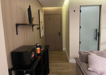 استديو بسرير ماستر وجلسة جانبية