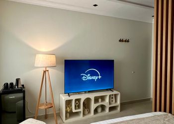 استديو هادئ بسرير ماستر 