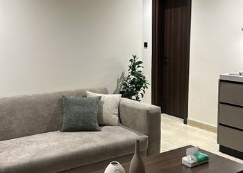 استديو بسرير ماستر وأثاث مريح 