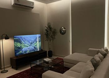 شقة بغرفة معيشة وغرفة نوم 