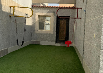 شاليه بجلسة خارجية ومسبح