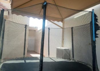 استراحة بمجلس وفناء خارجي 