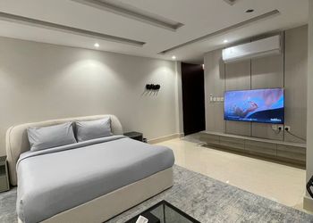 استديو بسرير ماستر وجلسة جانبية 