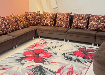 استراحة بمسطح اخضر ومجالس