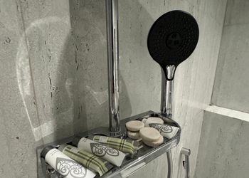 استديو هادئ بدخول ذاتي 