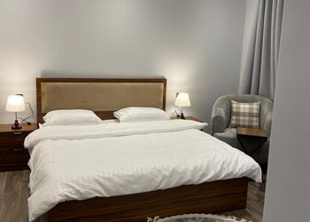 استديو بسرير ماستر وأثاث مريح 