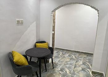 شقة بغرفتين نوم وصالة