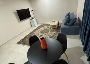 شقة بغرفة نوم وصالة جلوس