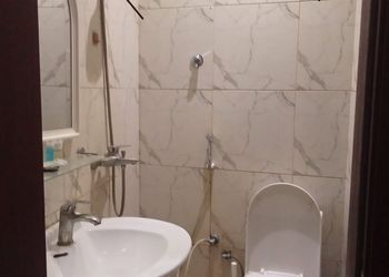 استديو بسرير ماستر وجلسة جانبية