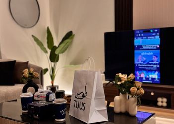 شقة بغرفة معيشة وغرفتين نوم 