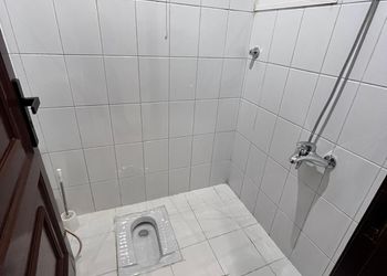 استديو بسرير فردي وجلسة جانبية