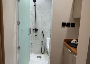 استديو هادئ بسرير ماستر