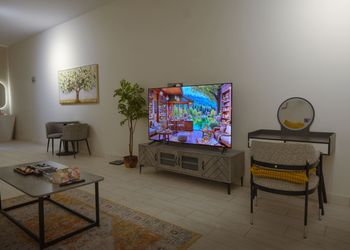 استديو  بغرفة نوم وصالة مميزة 