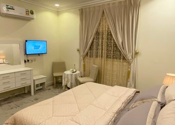 شقة انيقة بغرفة نوم وصالة 