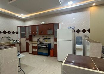 شاليه بجلس وفناء خارجي 