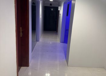 شاليه بصالة مطلة على المسبح 