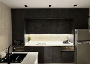 شقة بتصميم أنيق ودخول ذاتي 