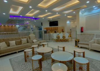 شالية بمجلس مطل على المسبح 