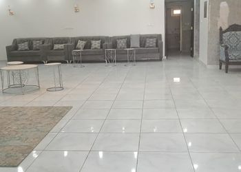 شاليه بألعاب أطفال ومسبح