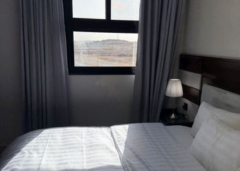 استديو بسرير ماستر