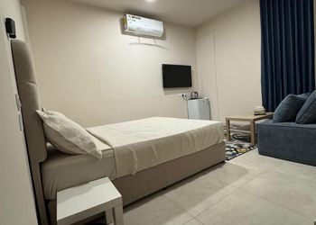 استديو بدخول ذاتي وسرير مريح 