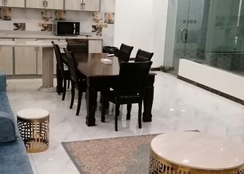 شاليه بصالة ومسبح داخلي