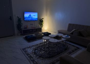 شقة بغرفة نوم وصالة 
