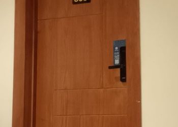 استديو بسرير ماستر وجلسة جانبية 