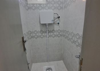 شاليه بجلسة خارجية ومجلس