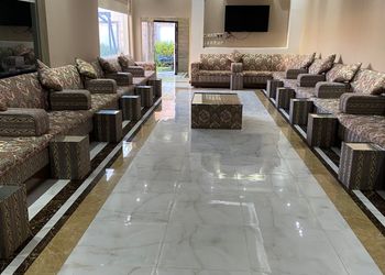 استراحة بألعاب أطفال ومسبح