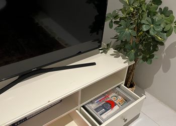 شقه بأثاث مريح ودخول ذاتي