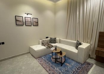 استديو بسرير ماستر وجلسة جانبية 