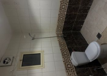 شقة بغرفة معيشة وغرفة نوم 