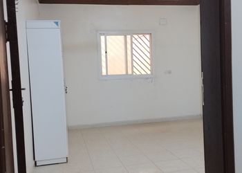 دور ارضي بمجالس وغرف نوم
