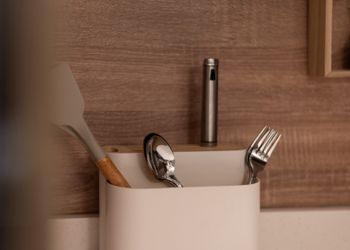 شقة بغرفة معيشة وغرفتين نوم 